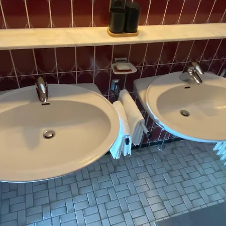 150 M 5-room 15 Min To Duesseldorf Kaarst